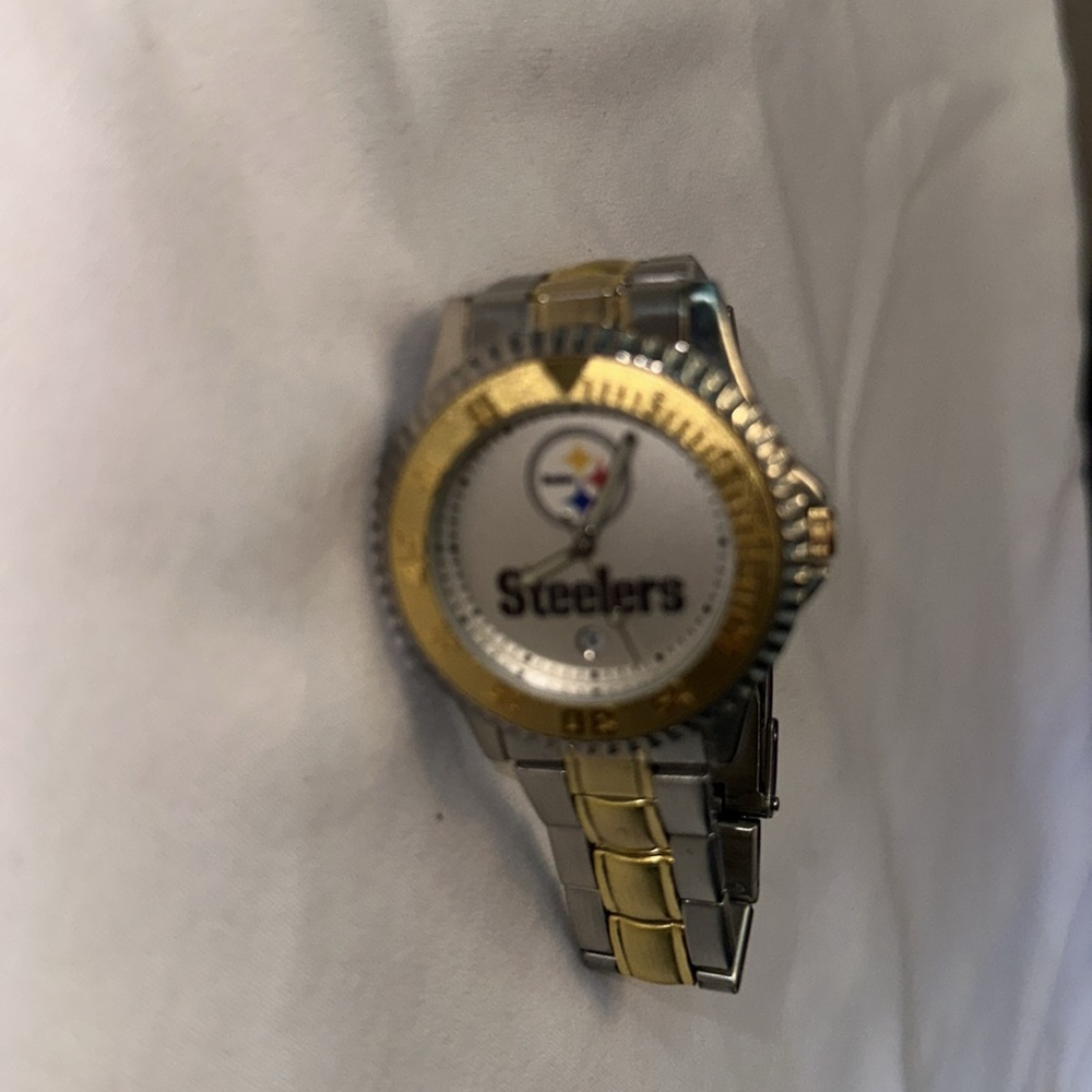 Steelers Watch - Picture 3 of 4